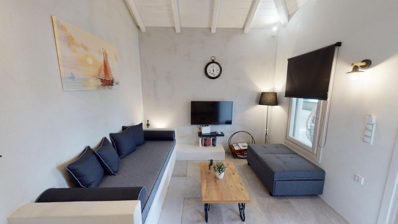 Yalos Luxury Home Agioi Saranta Exterior photo